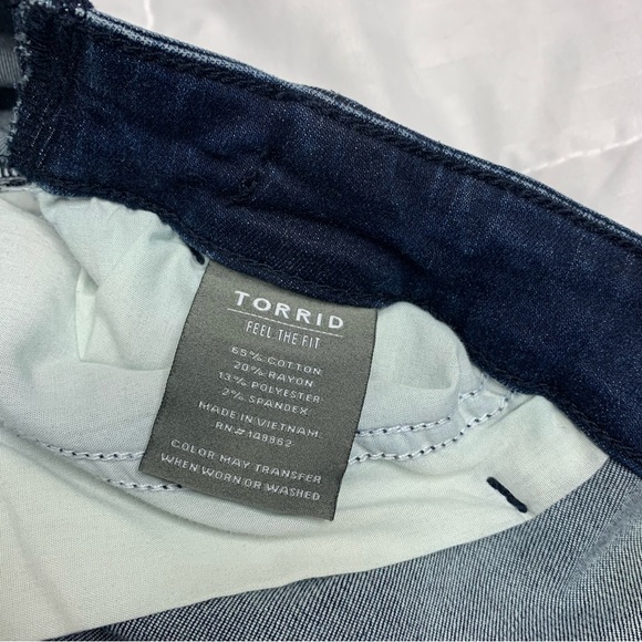 Torrid Women’s Pull on Feel The Fit Dark Blue Jeans Straight Leg Size US 3X Reg - Picture 6 of 9